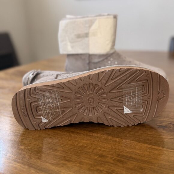 Ugg Stargirl Mini Boot with Bow Detail - NIB! - Picture 5 of 6